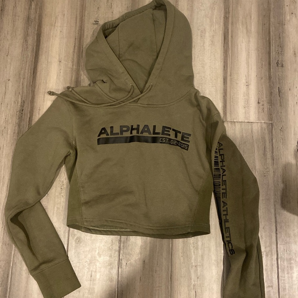 Alphalete cropped hoodie